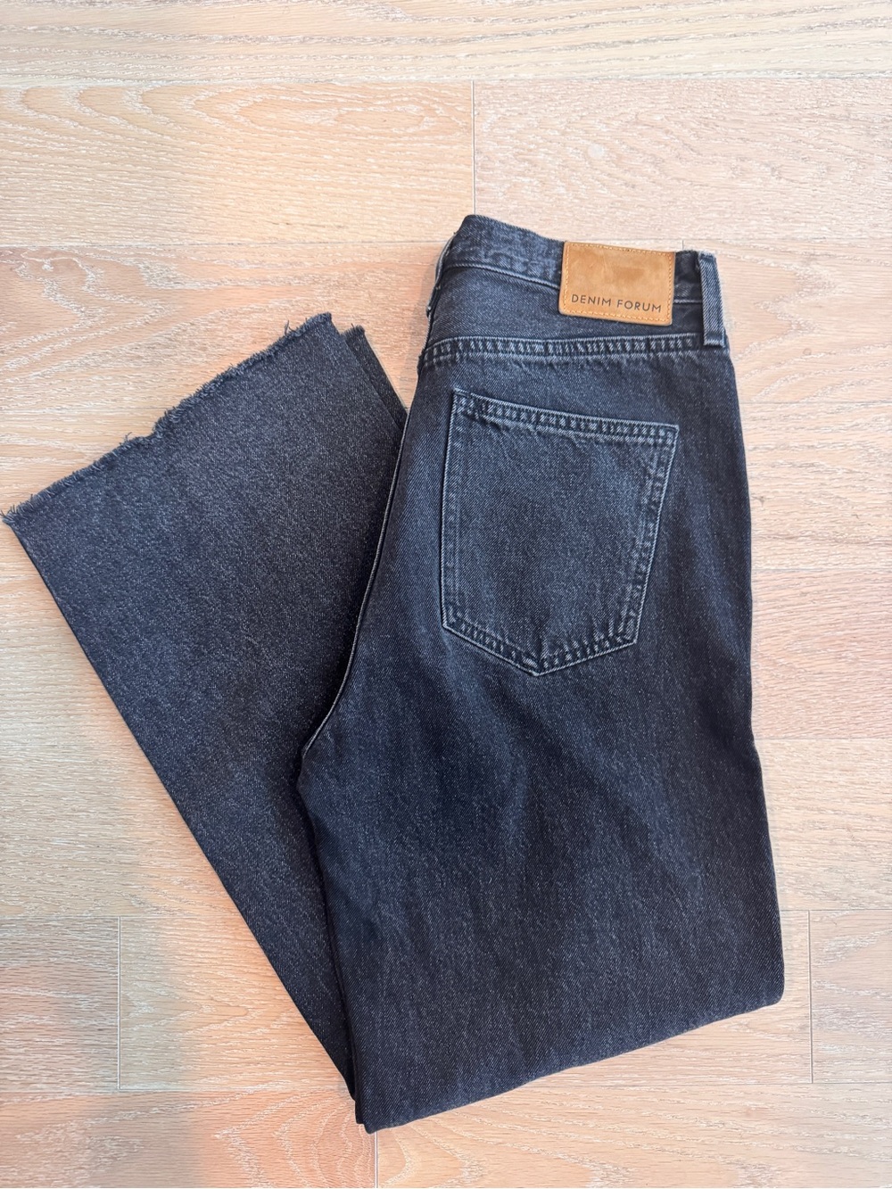Aritzia Denim Forum Black Farrah Wide Leg Jeans | Size 27
